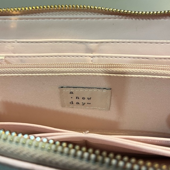 Pastel pink "a new day" wallet - Picture 3 of 4